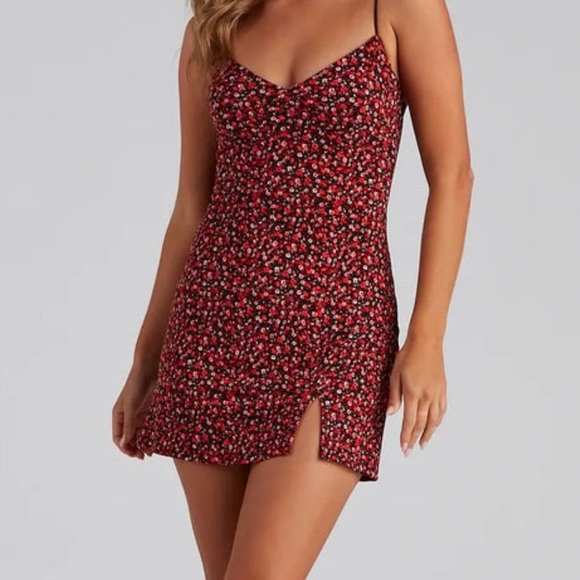 Lovely Day Red Floral Mini Dress Size Large - Picture 3 of 7